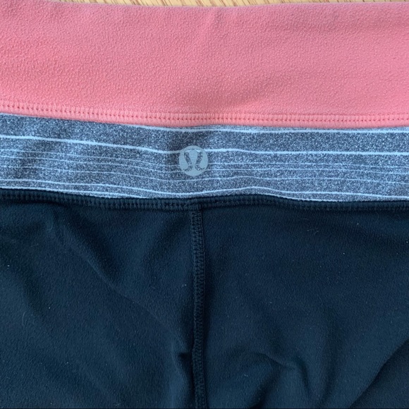 Lululemon Reversible Crop Pants - Picture 10 of 11